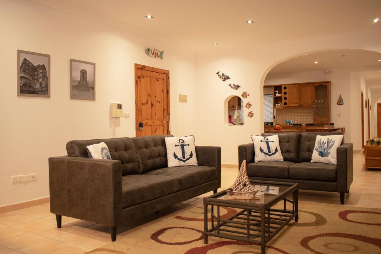 Spacious 3 Bedroom Apartment In Marsascala Marsaskala Kültér fotó